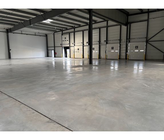 Industrial in Toulouse to rent - Building Photo - Image 2 of 6