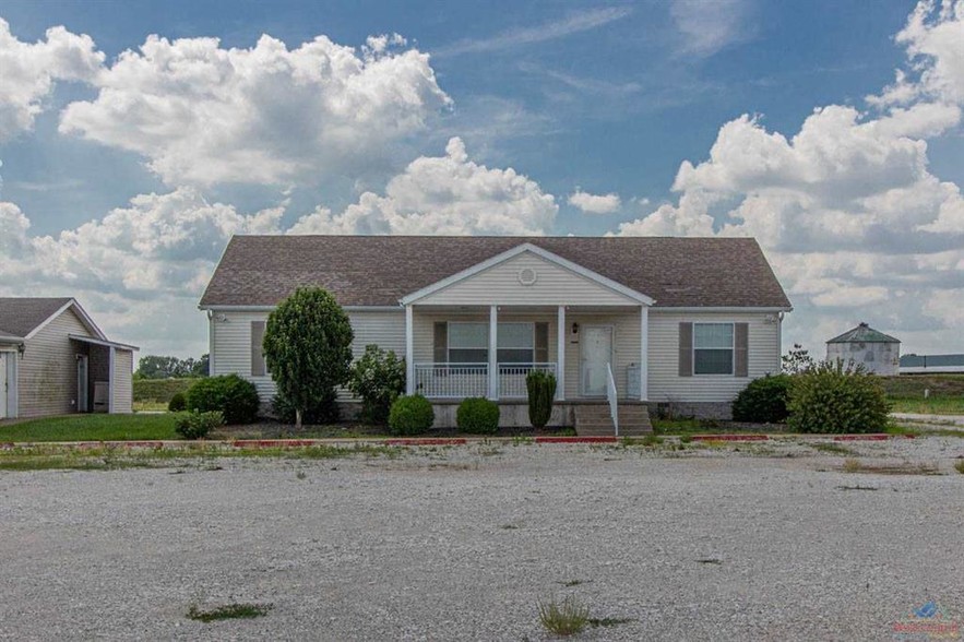 20821 Highway 65, Lincoln, MO for sale - Building Photo - Image 1 of 1