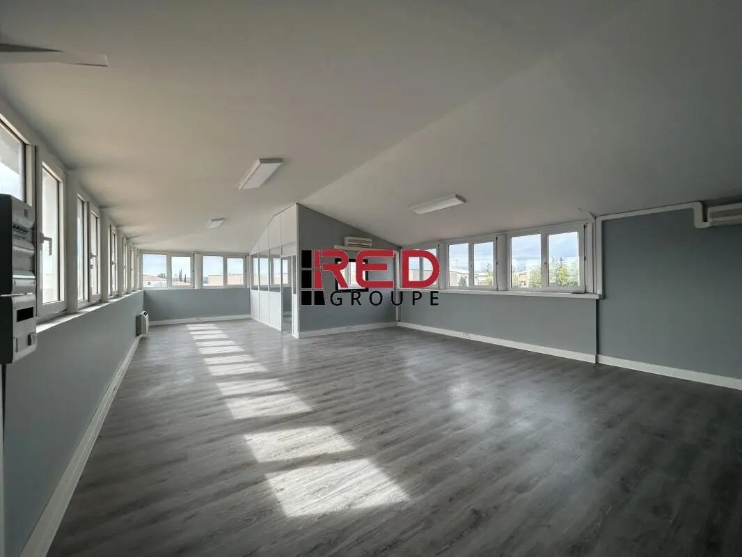 Zone Des Jallassieres, Éguilles to rent Building Photo- Image 1 of 5