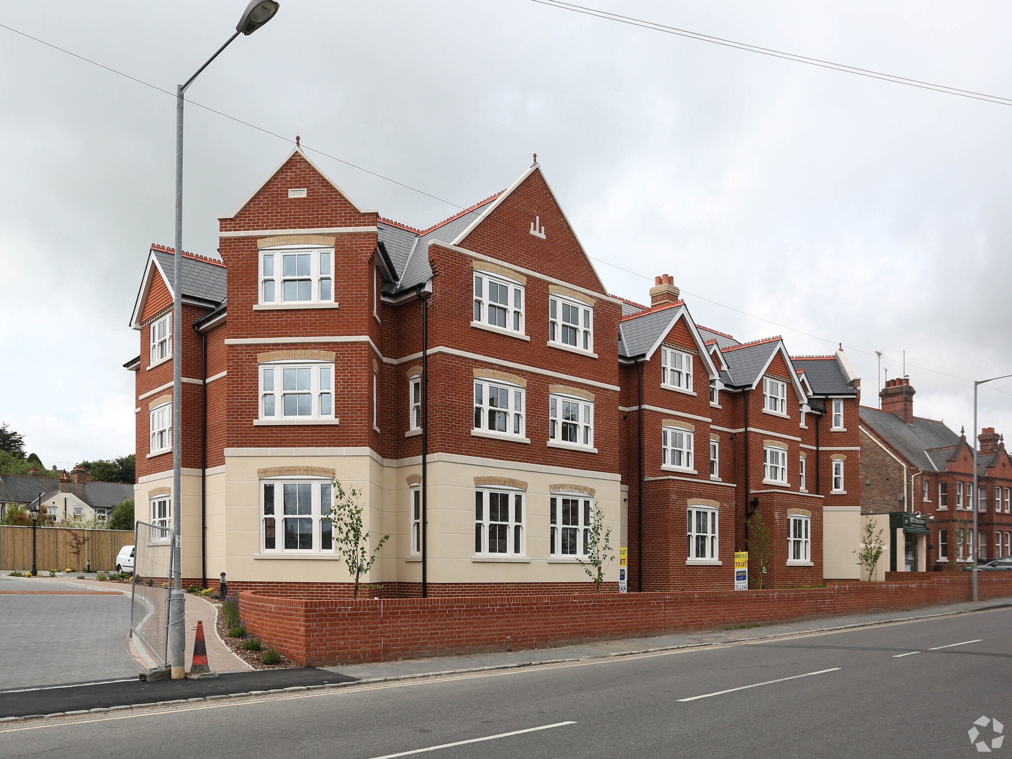 60-64 Framfield Rd, Uckfield to rent Primary Photo- Image 1 of 3