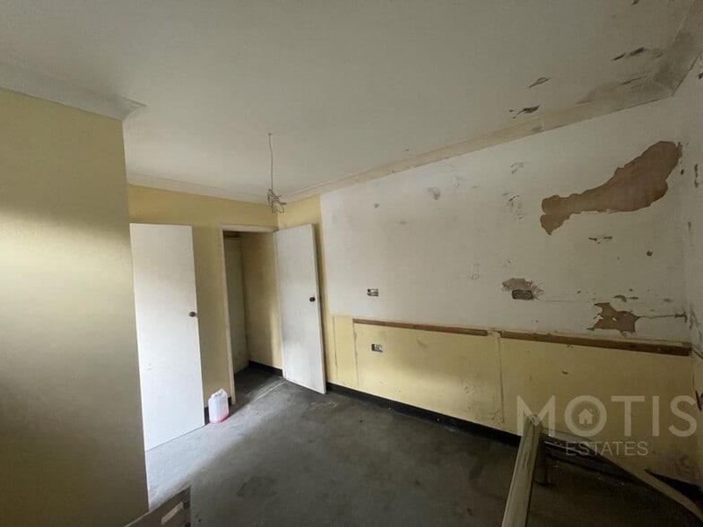 12 Tontine St, Folkestone for sale - Interior Photo - Image 3 of 3