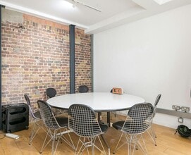 3 Plough Yard, London to rent Interior Photo- Image 2 of 4