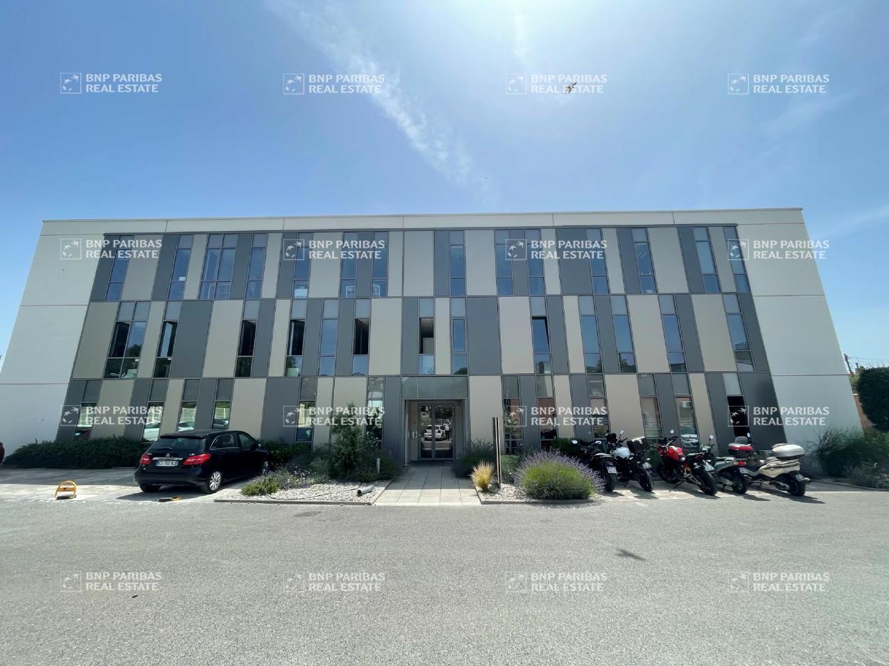 Office in Marseille to rent Building Photo- Image 1 of 18