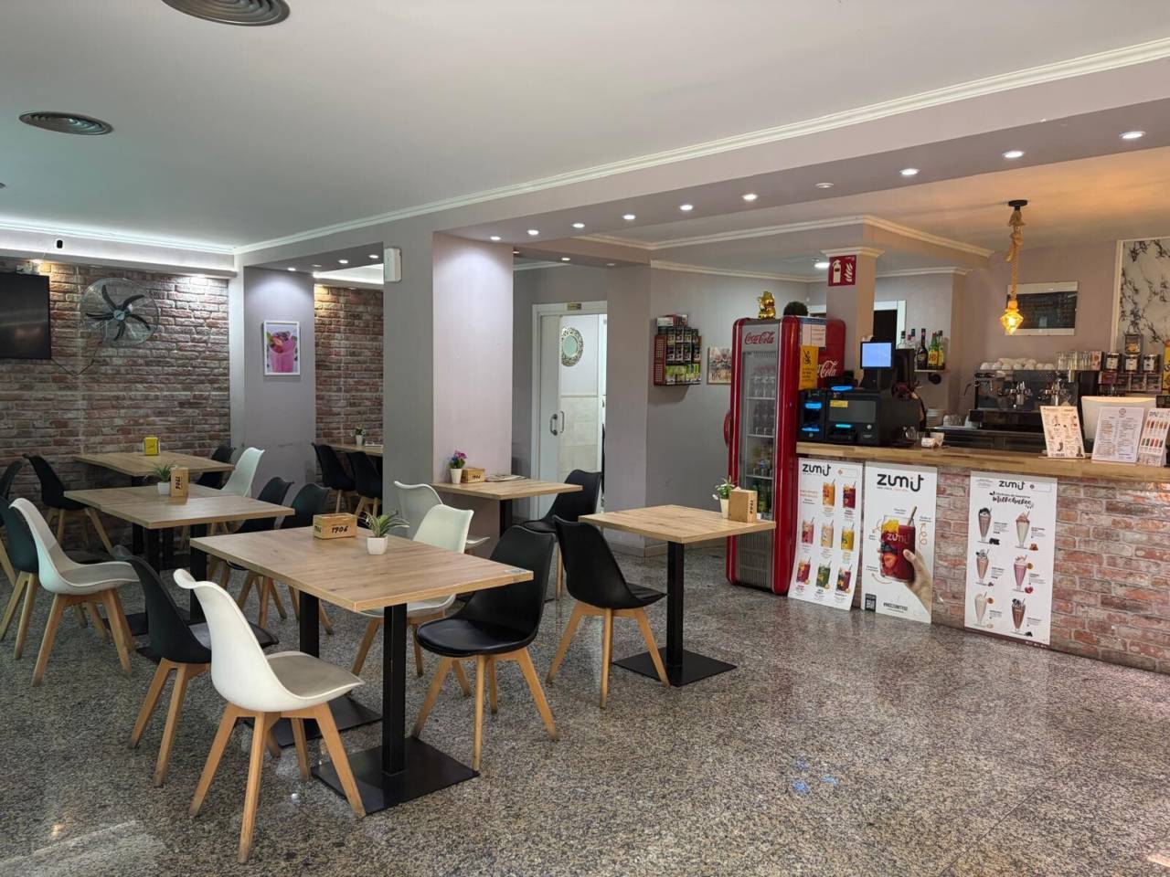 Retail in Barcelona, Barcelona to rent Interior Photo- Image 1 of 19