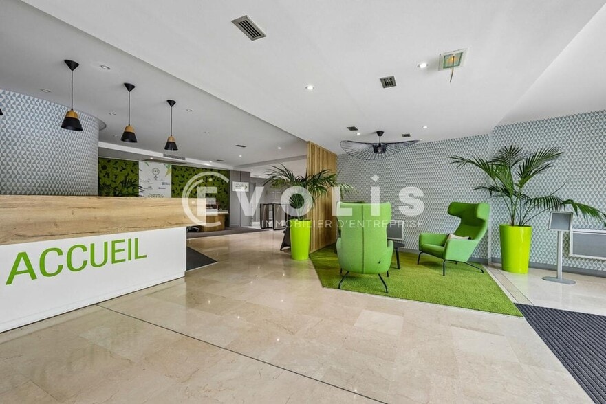 191 Avenue Aristide Briand, Cachan to rent - Lobby - Image 3 of 23