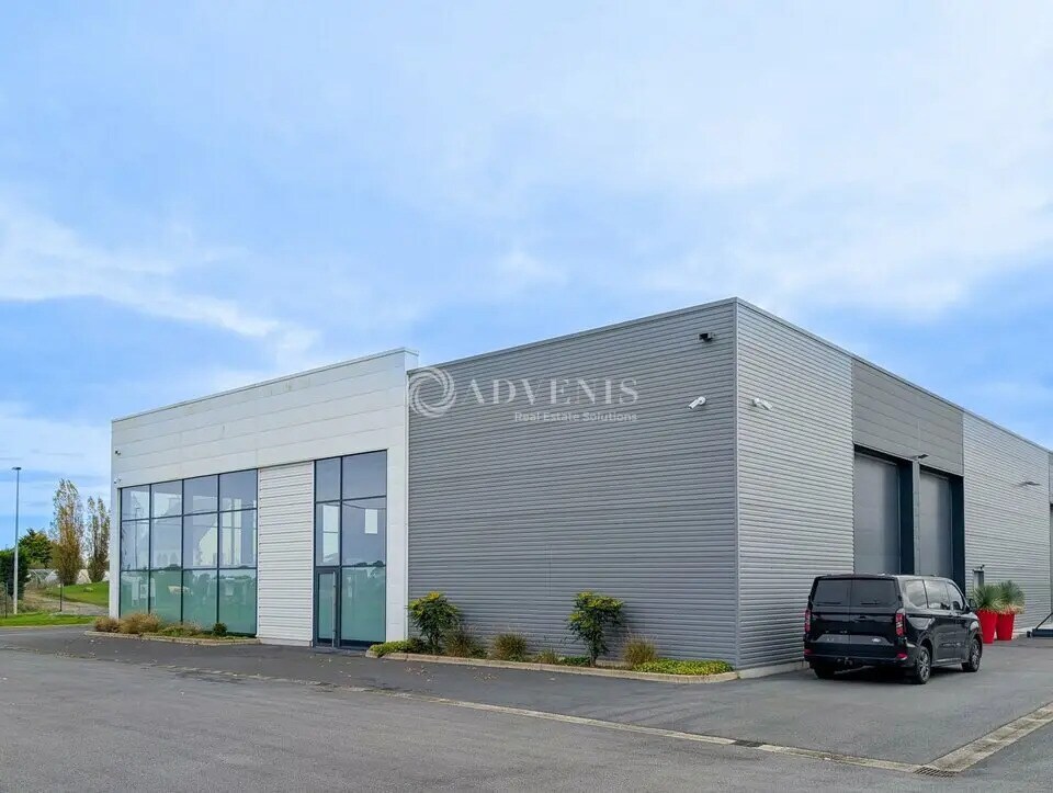 Location Local d'activités 550 m² - Photo 1