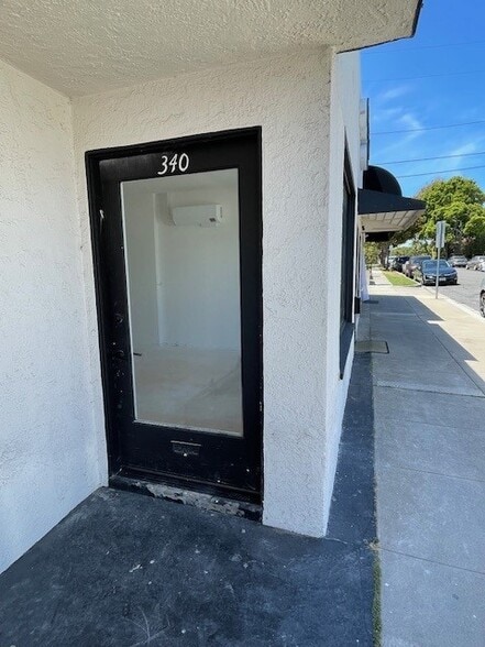 3701-3711 E Coast Hwy, Corona Del Mar, CA to rent - Building Photo - Image 3 of 7