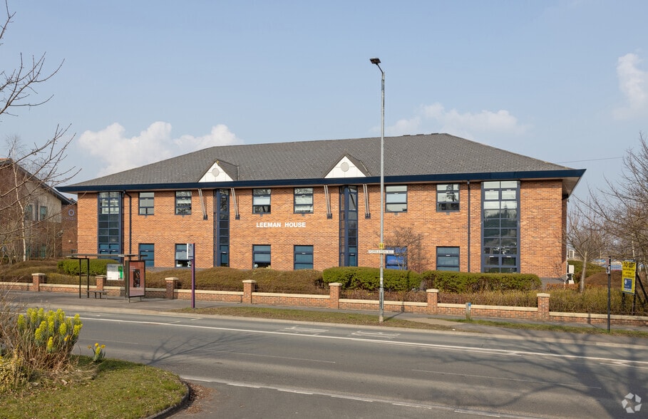 Holgate Park Dr, York to rent - Building Photo - Image 2 of 3