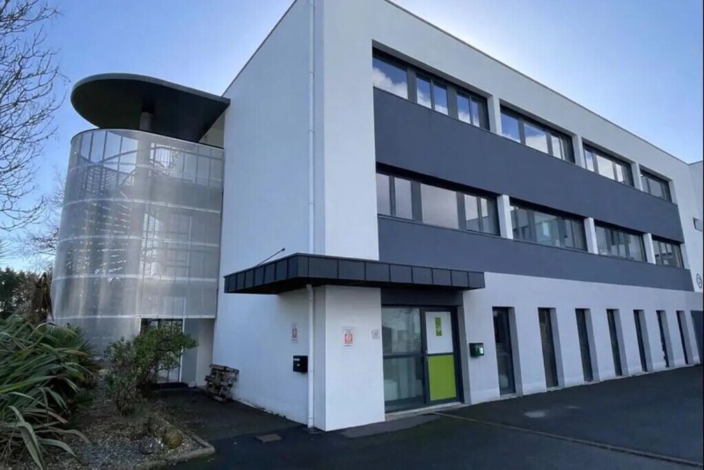 Location Bureaux 160 m² - Photo 1