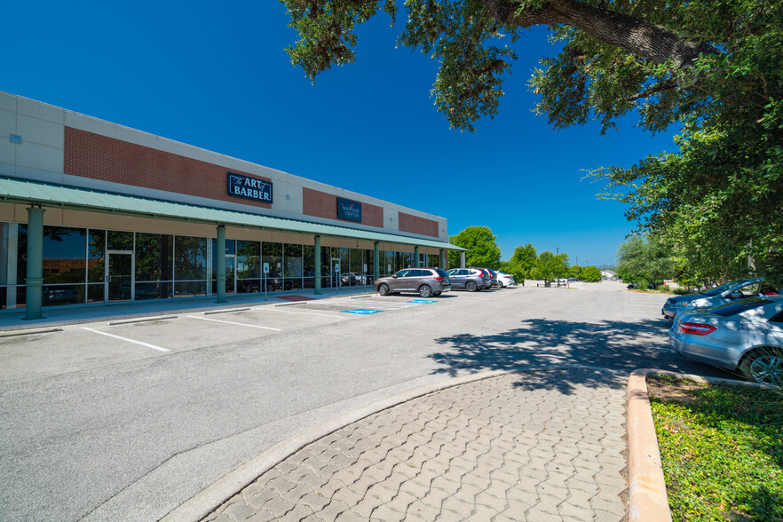 5638 W Hausman Rd, San Antonio, TX for rent - Building Photo - Image 1 of 3