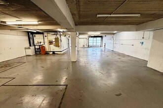 Grafton Way, Basingstoke to rent Interior Photo- Image 2 of 5