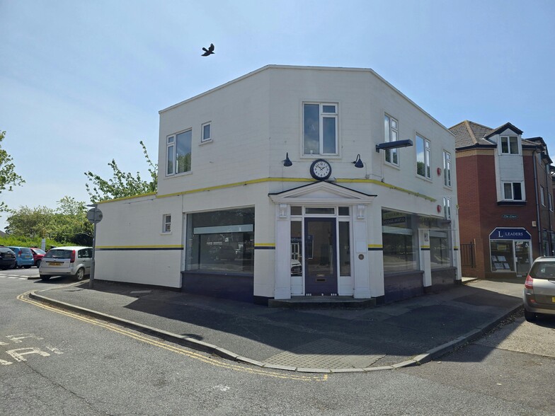 23-25 Old Milton Rd, New Milton to rent - Building Photo - Image 1 of 8