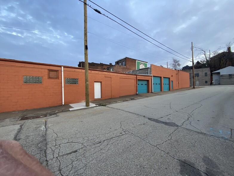 220-224 Braddock Ave, Braddock, PA for sale - Building Photo - Image 1 of 1