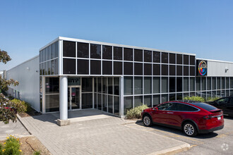 205 Industrial Pky N, Aurora, ON for rent Primary Photo- Image 1 of 5