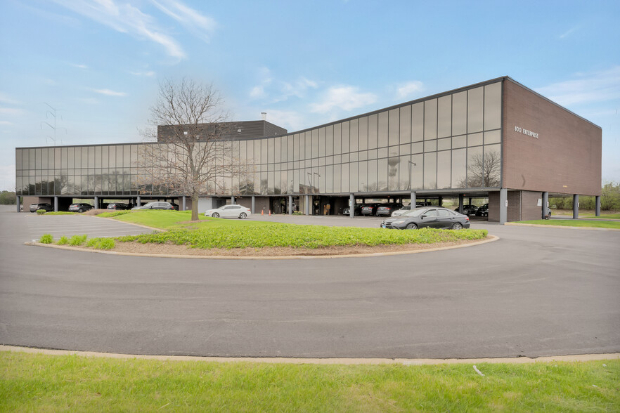 800 Enterprise Dr, Oak Brook, IL for rent - Building Photo - Image 1 of 36