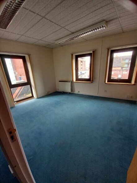 51-52 Castle St, Trowbridge to rent - Interior Photo - Image 2 of 4