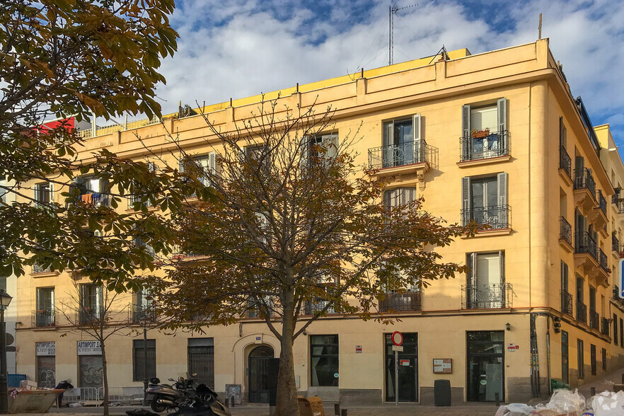 Calle Mira el Sol, 20, Madrid, Madrid for sale - Primary Photo - Image 1 of 2