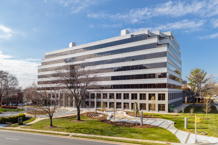 1900 Gallows Rd, Vienna, VA for rent - Building Photo - Image 1 of 20