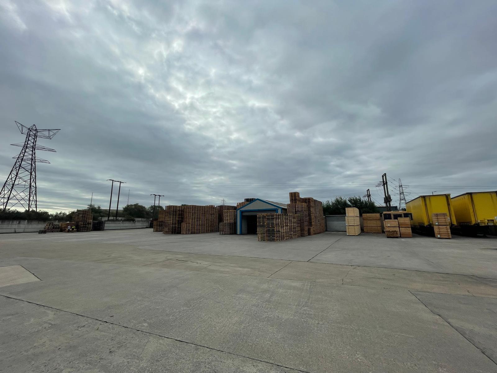 2 Kirkhaw Ln, Knottingley for sale Building Photo- Image 1 of 1