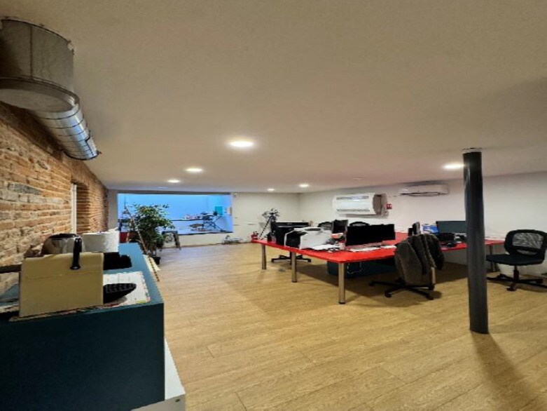 Office in Toulouse to rent Interior Photo- Image 1 of 4