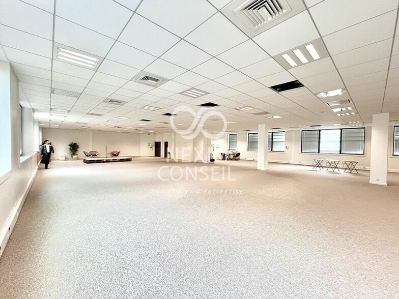 Light Industrial in Gennevilliers to rent - Interior Photo - Image 3 of 12