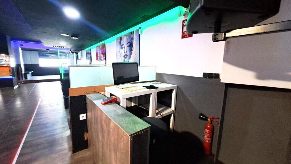 Retail in València, Valencia for sale - Building Photo - Image 3 of 28