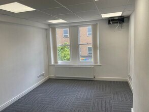 22-22A Oxford St, Harrogate for rent Interior Photo- Image 2 of 3