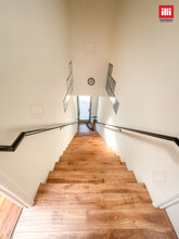 844 N La Brea Ave, Los Angeles, CA for rent Interior Photo- Image 1 of 9