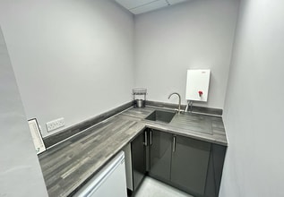 Vulcan Rd, Solihull to rent Interior Photo- Image 2 of 4