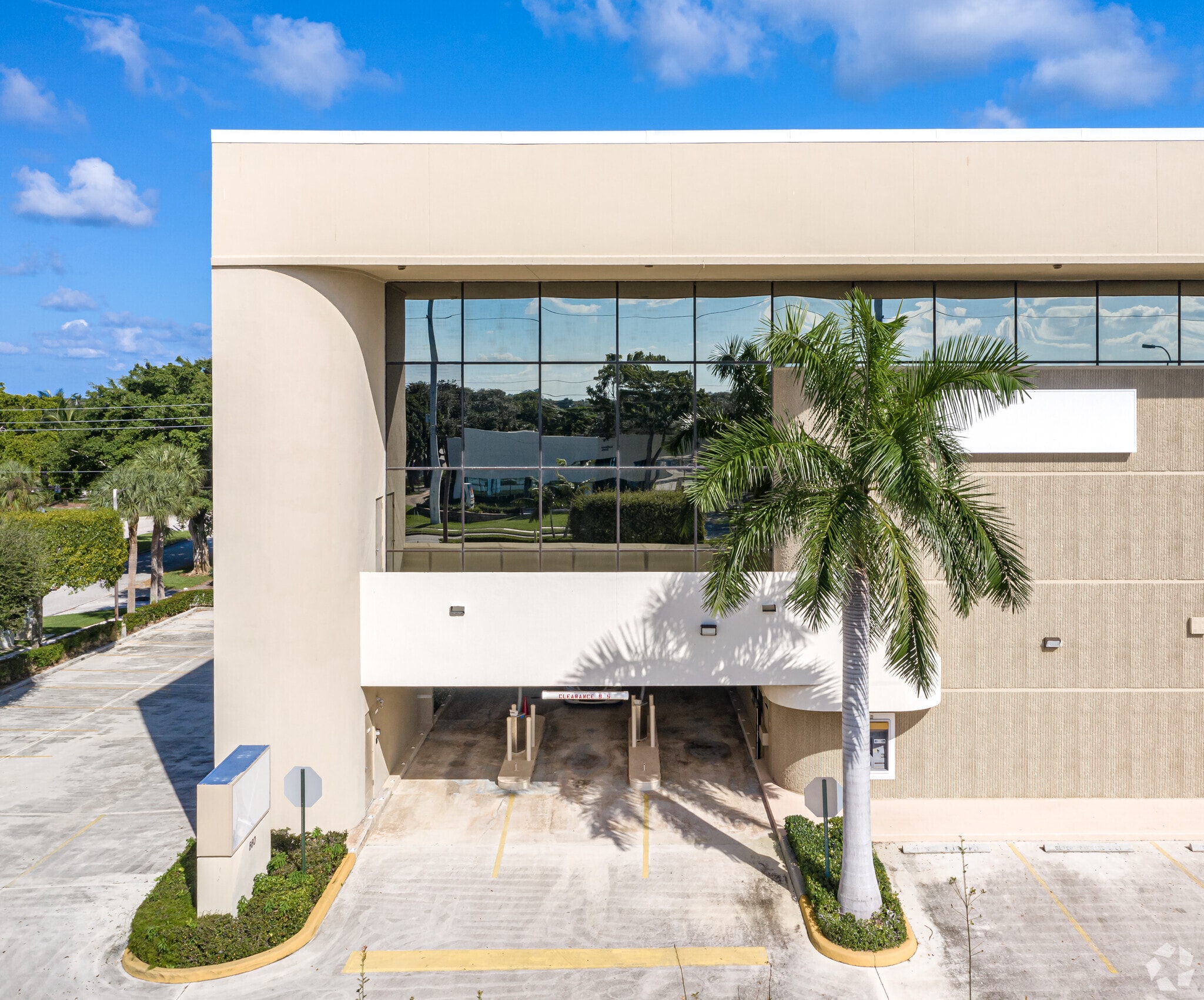 660 US 1 Hwy, North Palm Beach, FL to rent Building Photo- Image 1 of 2
