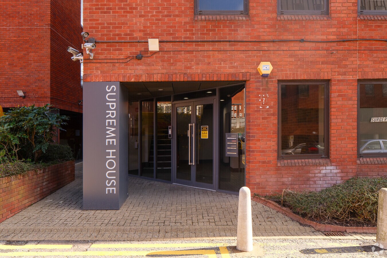 300 Regents Park Rd, London N3 2JX Supreme House UK