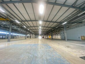 Valley Rd, Wombwell to rent Interior Photo- Image 2 of 13