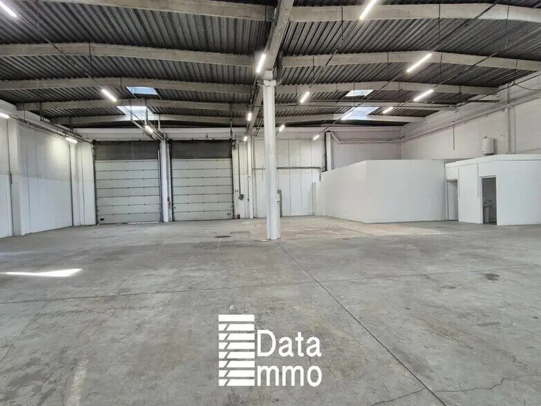 Light Industrial in Valenton to rent - Building Photo - Image 2 of 5