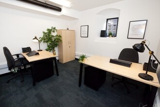 2 Anderson Pl, Edinburgh to rent Interior Photo- Image 2 of 8