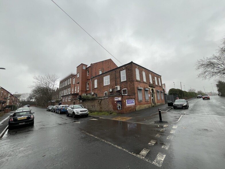 Wickentree Ln, Failsworth for rent - Building Photo - Image 2 of 3