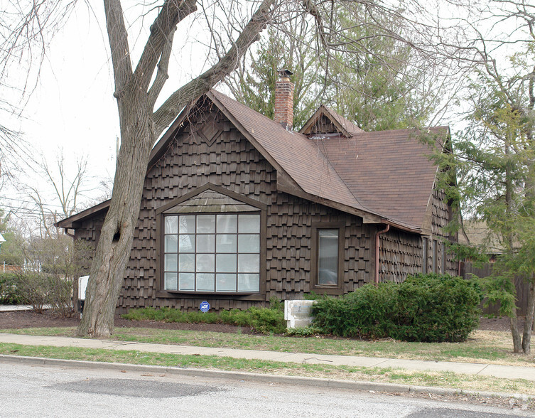 6417 Carrollton Ave, Indianapolis, IN for sale - Primary Photo - Image 1 of 10