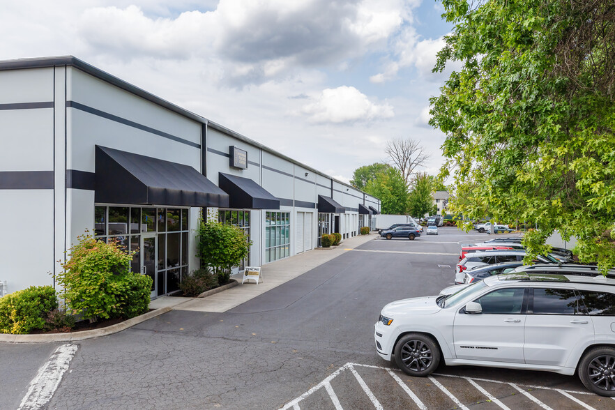 11101-11131 SW Greenburg Rd, Tigard, OR for sale - Building Photo - Image 3 of 10