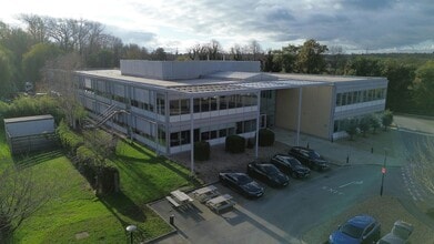 Oxford Rd, Uxbridge to rent Building Photo- Image 2 of 10