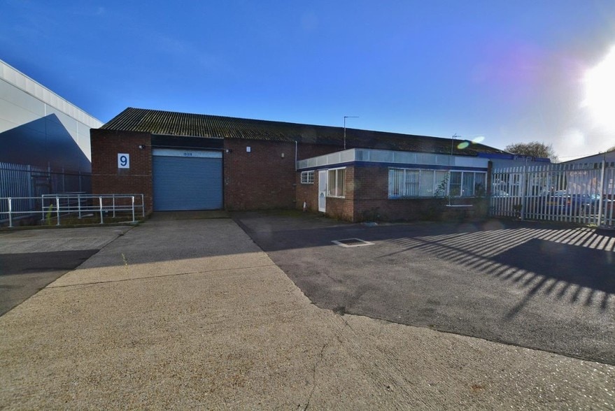 6 Viking Way, Bar Hill for sale - Primary Photo - Image 1 of 1