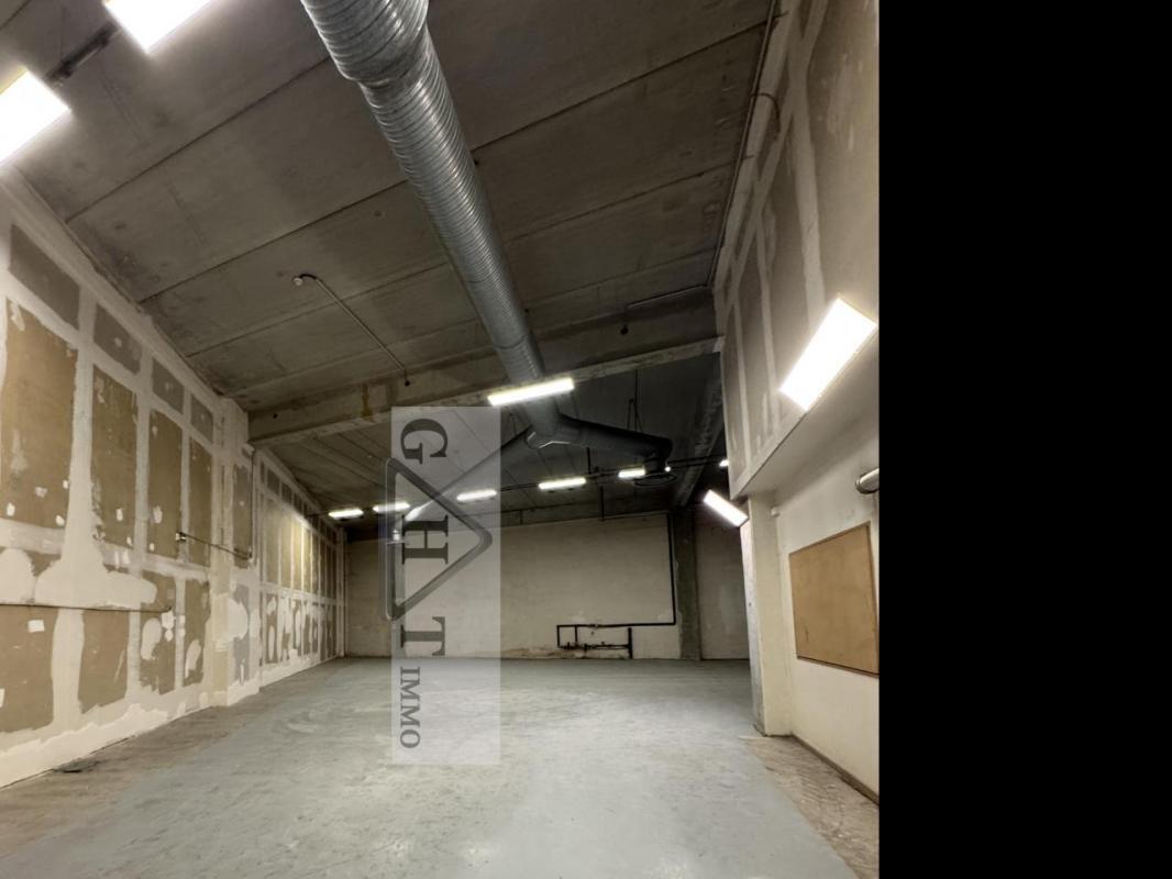 Industrial in Ivry-sur-Seine to rent Interior Photo- Image 1 of 3