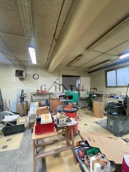 Light Industrial in Romainville for sale - Interior Photo - Image 3 of 14