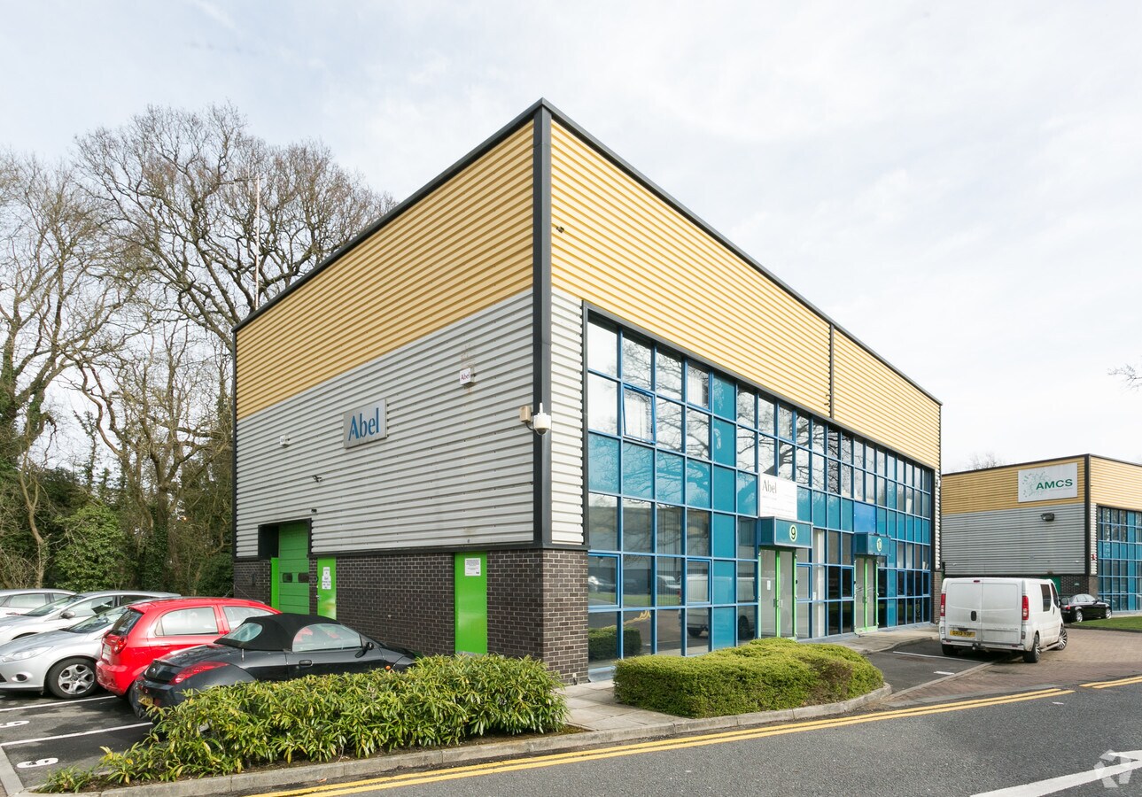 Woodside Rd, Swindon SN3 4WA UK