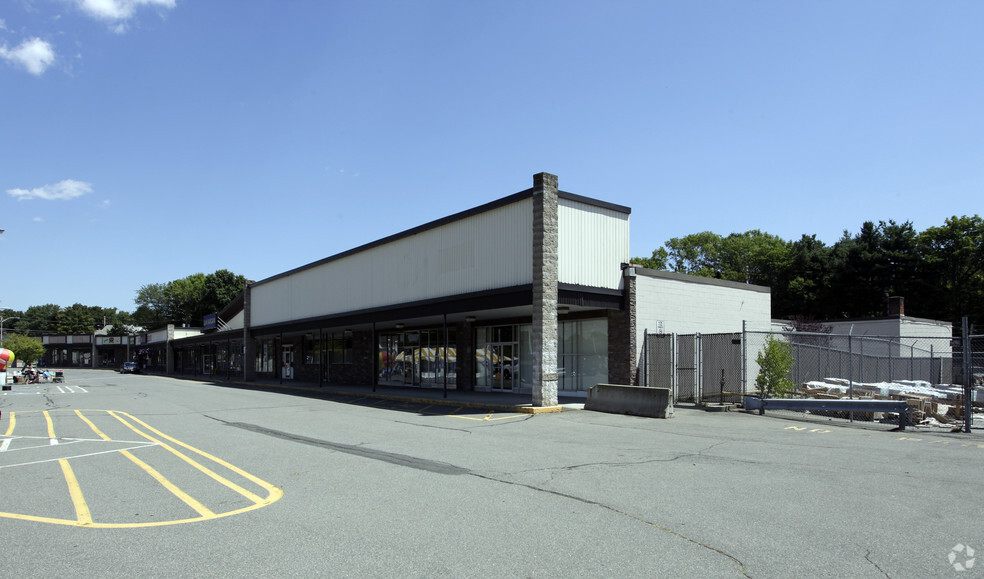 587-607 Centre St, Brockton, MA for rent - Primary Photo - Image 1 of 13