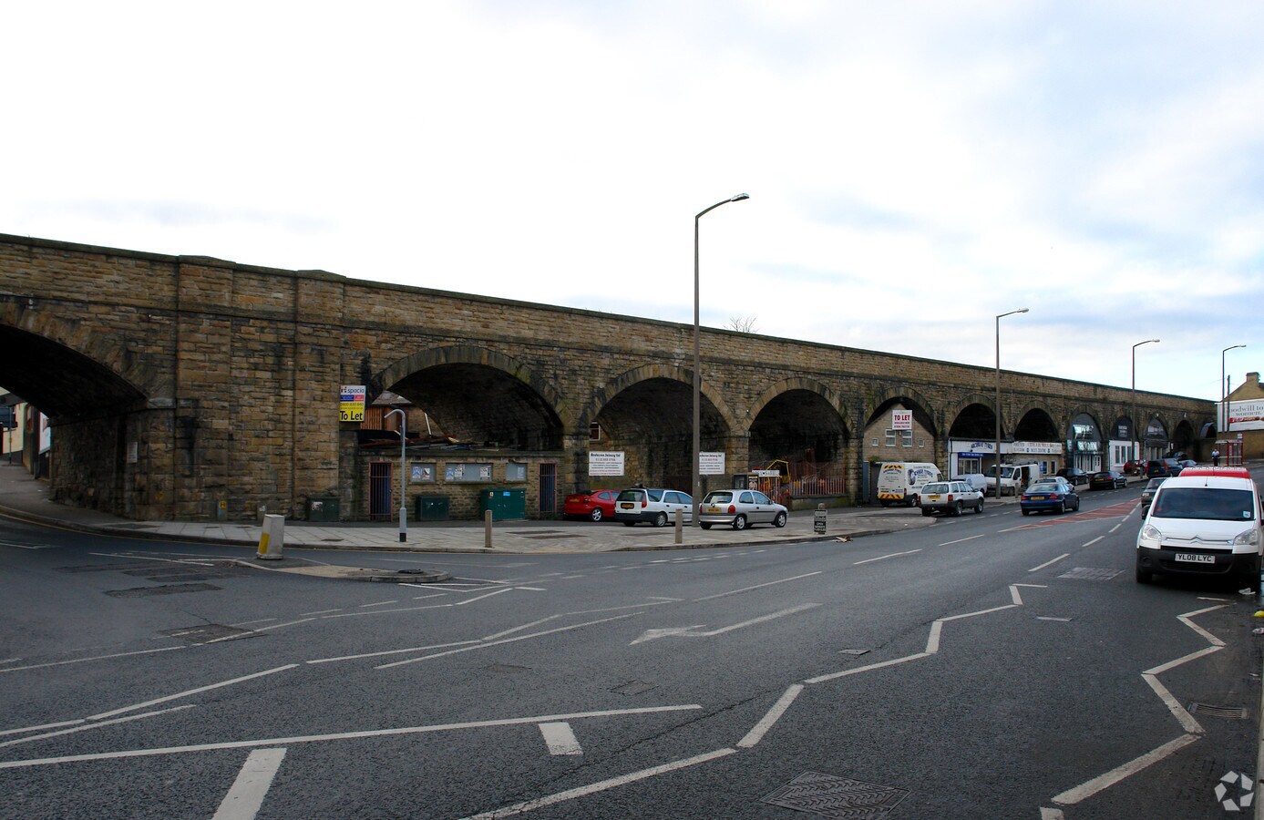 Bradford Rd, Pudsey LS28 6AT