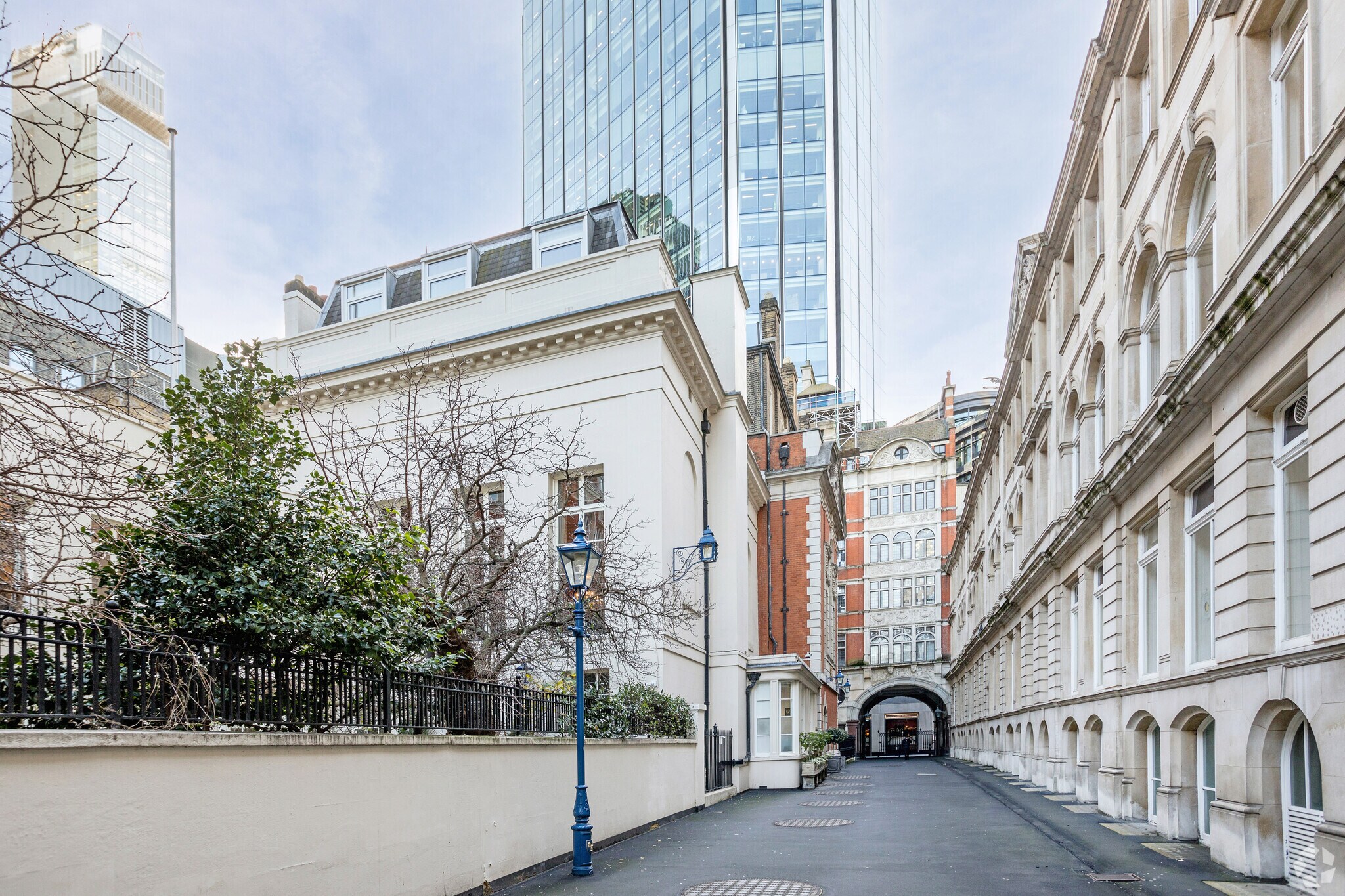 27-28 Throgmorton St, London for sale Primary Photo- Image 1 of 1