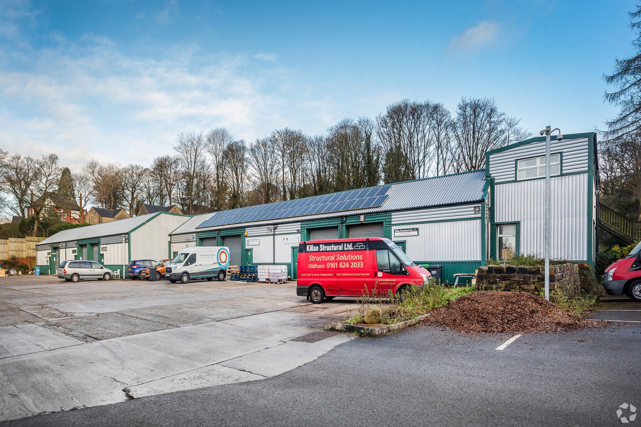 Boarshurst Ln, Greenfield to rent Primary Photo- Image 1 of 13