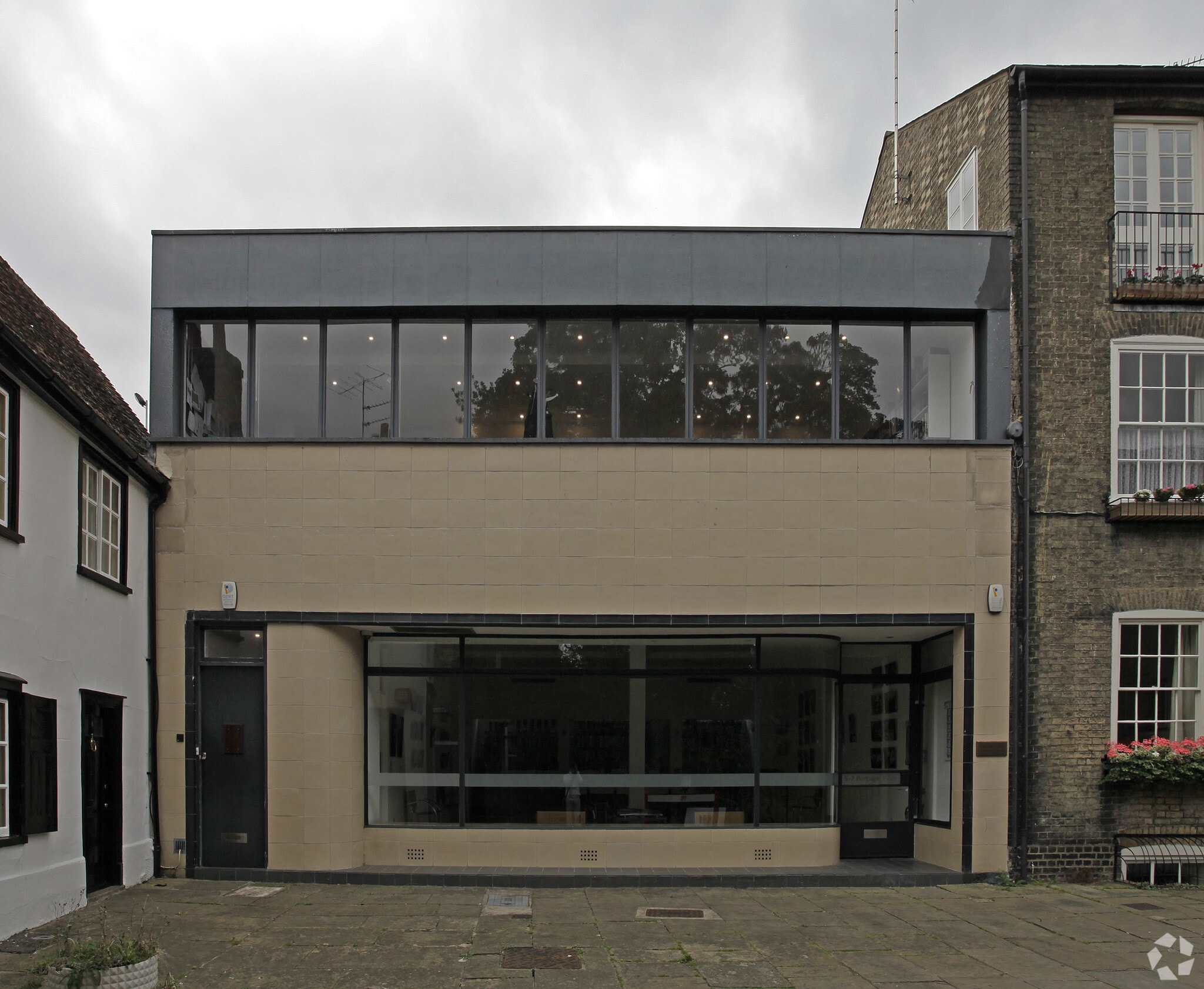 5-7 Portugal Pl, Cambridge for sale Primary Photo- Image 1 of 1