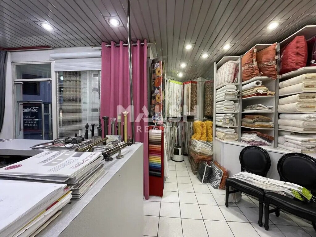 Location Commerce 50 m² - Photo 1