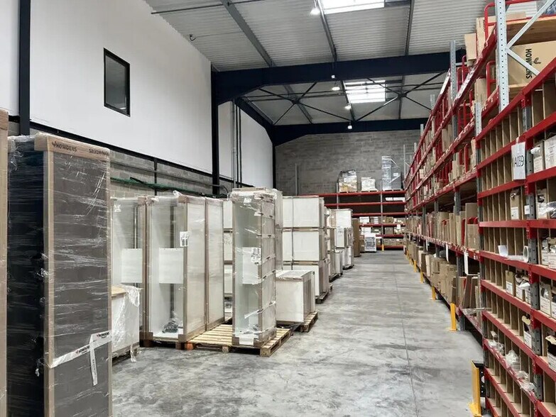 Light Industrial in Tremblay-en-France to rent - Building Photo - Image 3 of 10