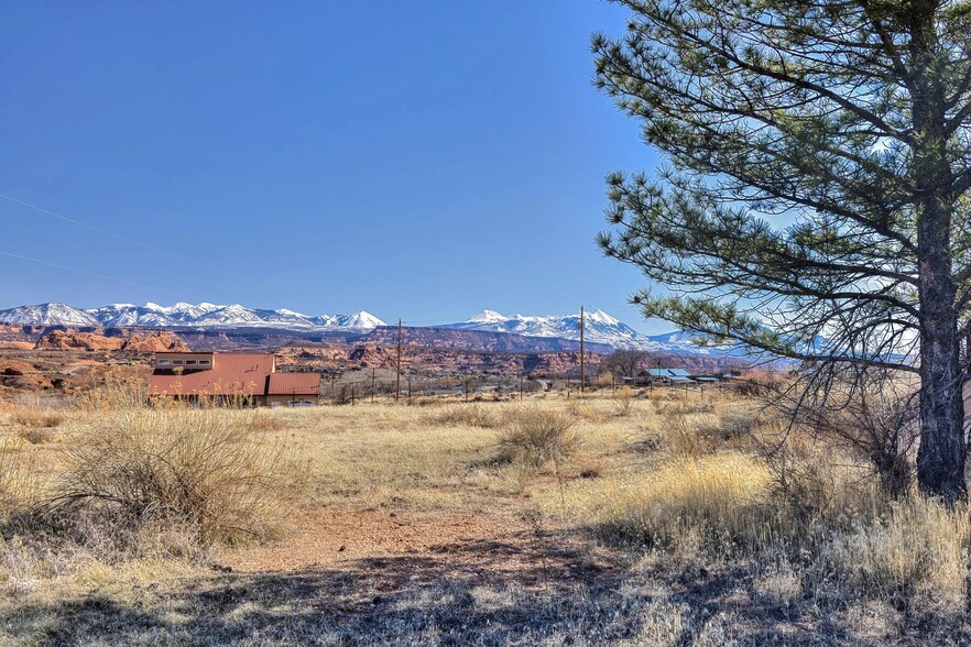 1801 Skyline Dr, Moab, UT for sale - Building Photo - Image 3 of 12